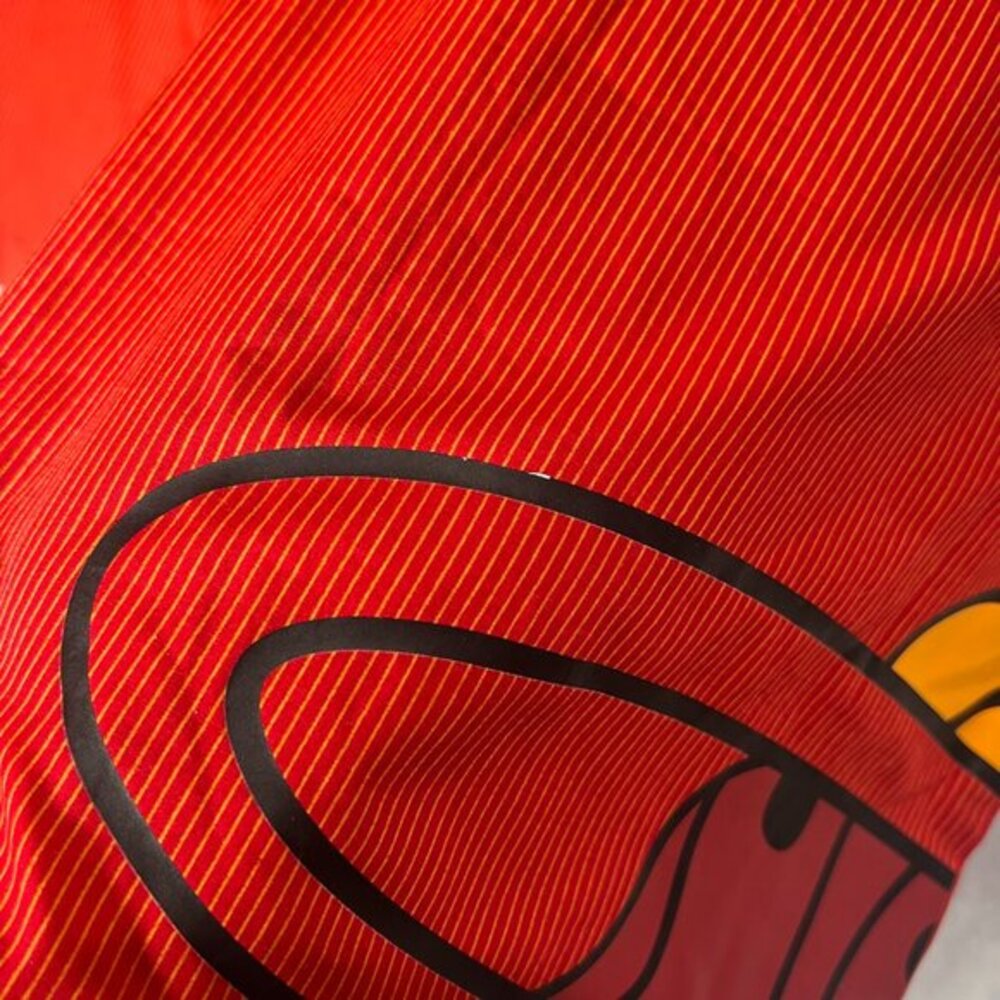 Miami Heat Shirt Mens XL Red Striped Short Sleeve Button Down Logo NBA‎ - Picture 10 of 10